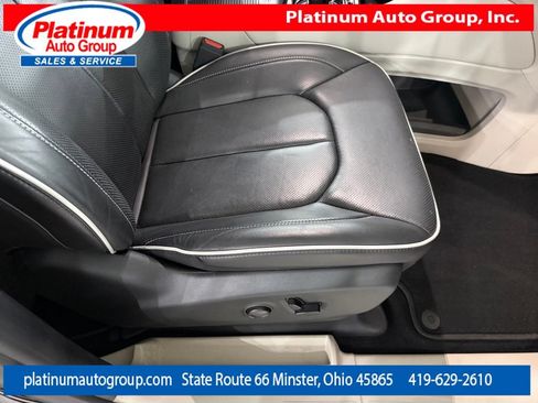 Used 2023 Chrysler Pacifica Limited FWD image 42