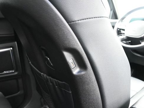 Used 2025 Kia Telluride SX w/ SX Captain's Chair Package image 13