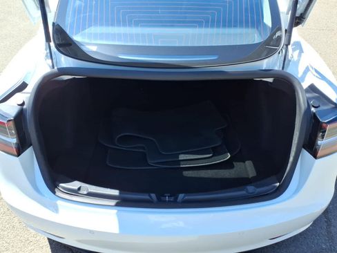 Used 2018 Tesla Model 3 Long Range RWD image 7