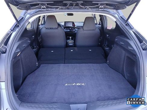 Used 2021 Toyota C-HR LE image 40