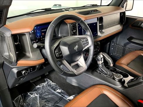 Used 2024 Ford Bronco Outer Banks image 13
