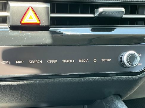 New 2026 Kia Sportage EX w/ EX Panorama Roof Package FWD image 8