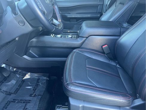Used 2022 Ford Expedition Max Limited image 11