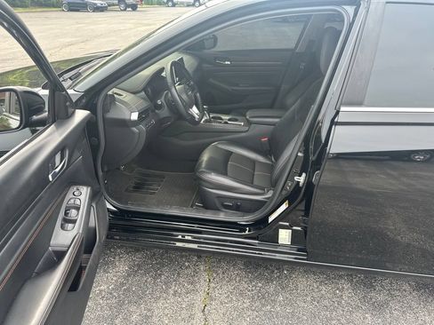 Used 2020 Nissan Altima 2.5 SR FWD image 10