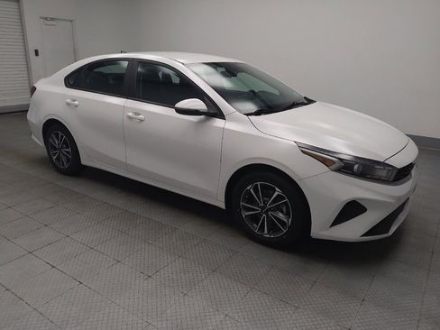 Used 2022 Kia Forte LXS w/ LXS Technology Package FWD image 11