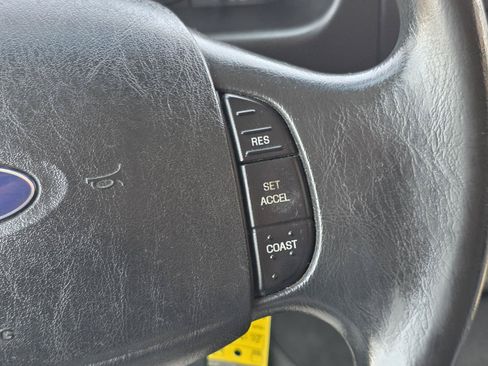 Used 2006 Ford F250 XL AWD/4WD image 11