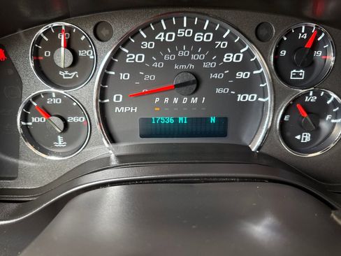 Used 2022 Chevrolet Express 2500 Extended w/ Driver Convenience Package image 16