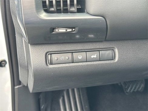 New 2025 Nissan Pathfinder SL image 25