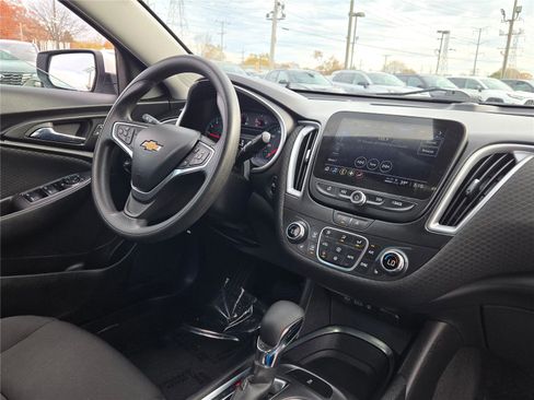Used 2023 Chevrolet Malibu LT image 8