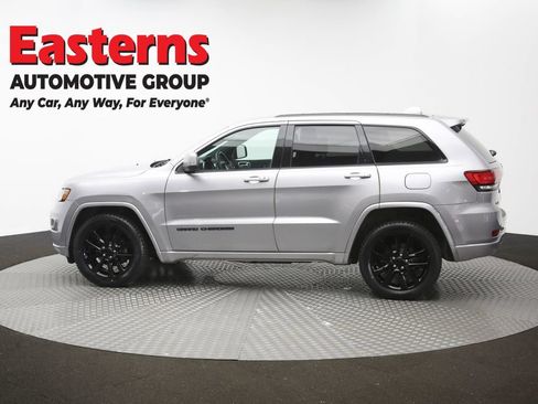 Used 2017 Jeep Grand Cherokee Altitude AWD/4WD image 60