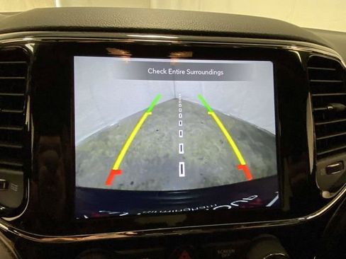 Used 2020 Jeep Grand Cherokee Altitude image 18