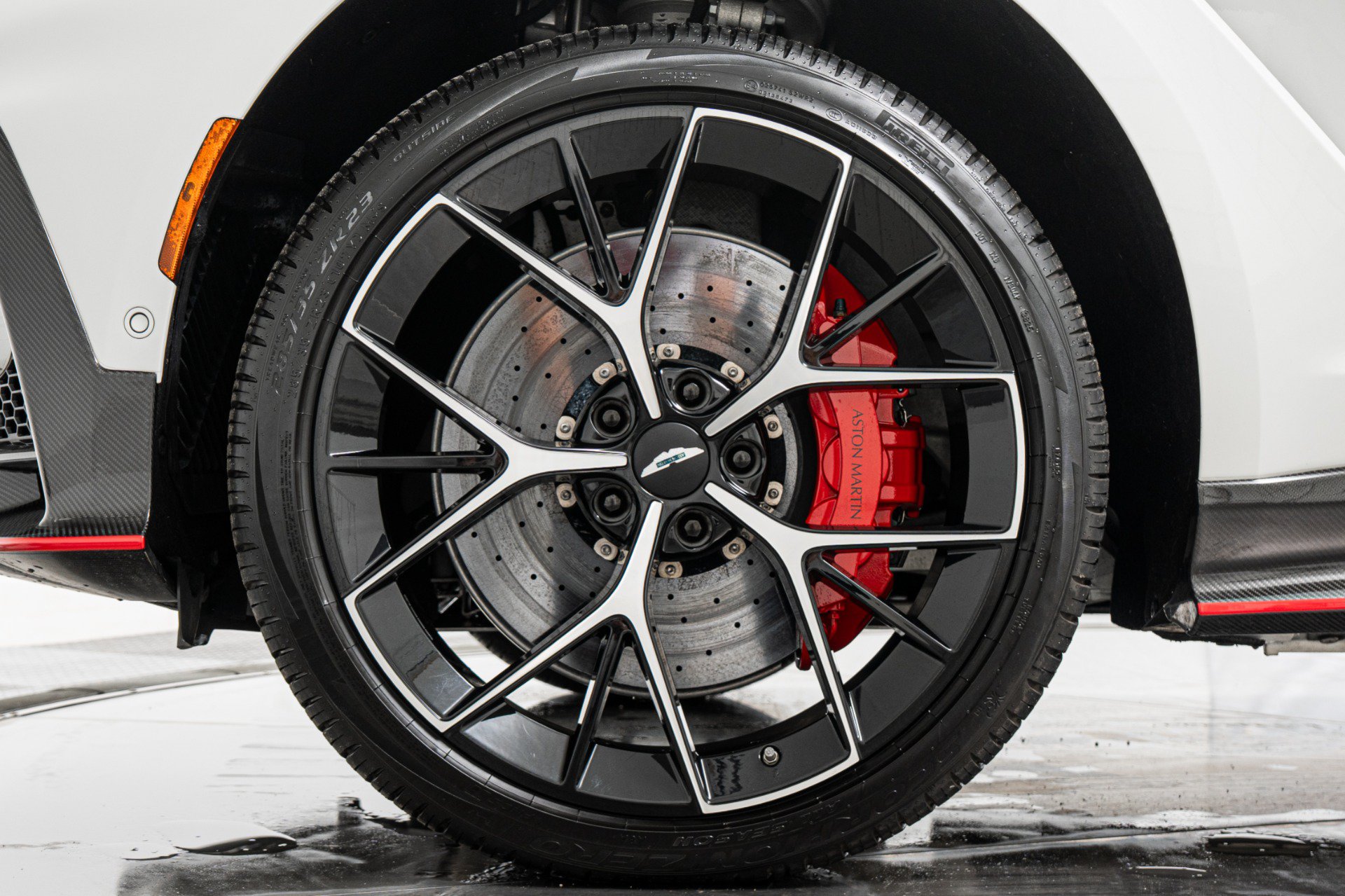 Used 2026 Aston Martin DBX S AWD/4WD image 10