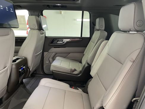 New 2026 GMC Yukon XL Elevation w/ Elevation Premium Package RWD image 13