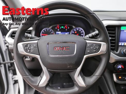 Used 2023 GMC Acadia SLE FWD image 10