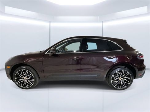 New 2026 Porsche Macan image 2