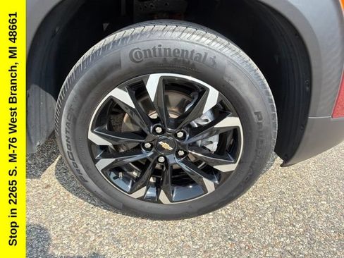 Used 2023 Chevrolet TrailBlazer LT w/ Convenience Package AWD/4WD image 7