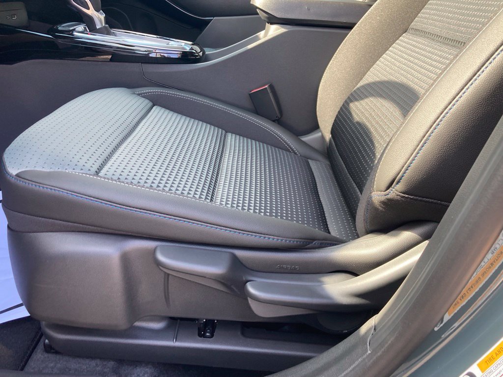 New 2026 Chevrolet Trax LT w/ Midnight Edition FWD image 4