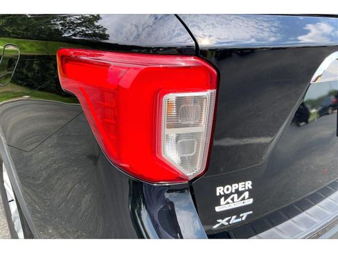 Used 2024 Ford Explorer XLT w/ Equipment Group 202A AWD/4WD image 29