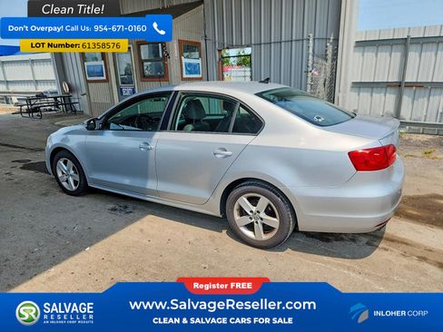 Used 2012 Volkswagen Jetta TDI FWD image 3