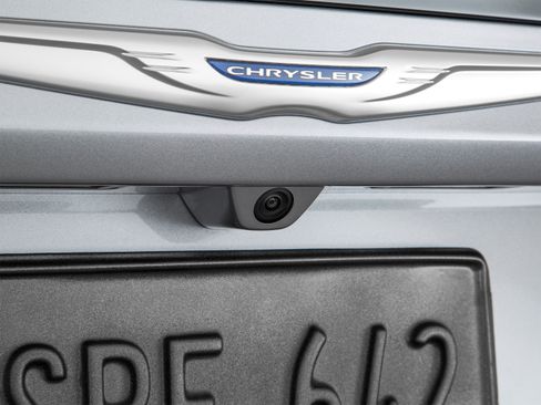 Used 2018 Chrysler Pacifica Limited FWD image 55
