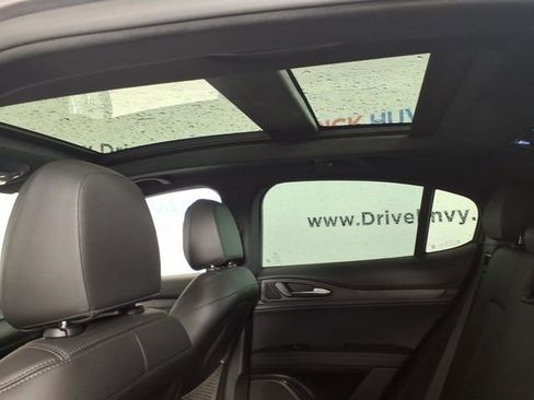 Used 2024 Alfa Romeo Stelvio Sprint image 13