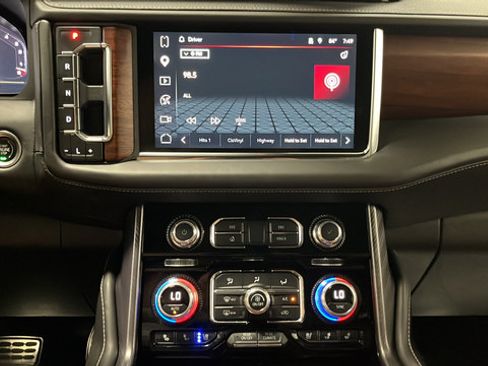 Used 2023 GMC Yukon Denali Ultimate AWD/4WD image 14