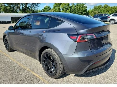 Used 2023 Tesla Model Y Long Range AWD/4WD image 4