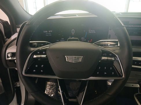 Certified 2024 Cadillac Lyriq Luxury AWD/4WD image 24