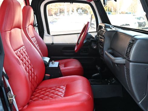 Used 2002 Jeep Wrangler Sahara AWD/4WD image 28