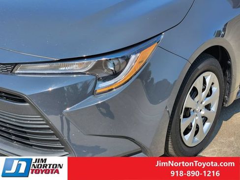 Used 2025 Toyota Corolla LE FWD image 10