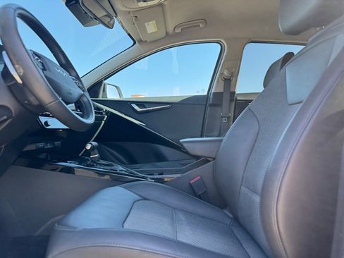 Used 2023 Kia Niro EX FWD image 16