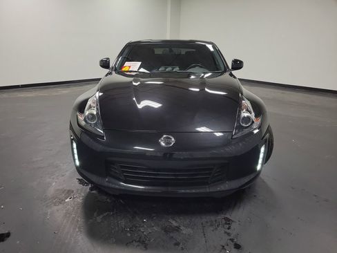 Used 2020 Nissan 370Z w/ Sport Package image 2