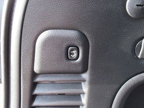 Used 2021 Jeep Grand Cherokee Laredo X image 28