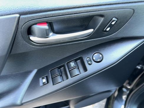 Used 2012 MAZDA MAZDA3 i Touring FWD image 11