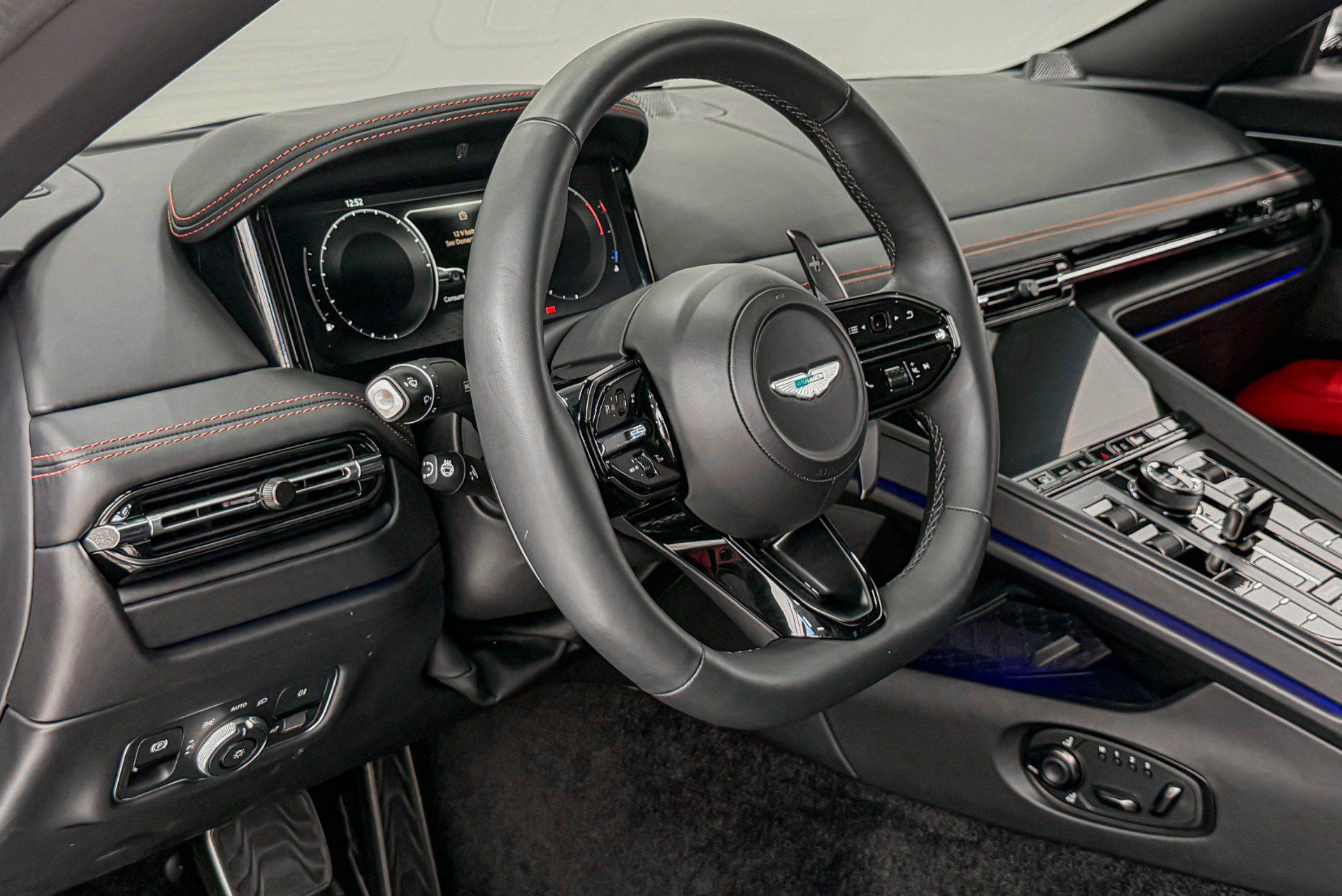 Used 2024 Aston Martin DB12 Coupe RWD image 13