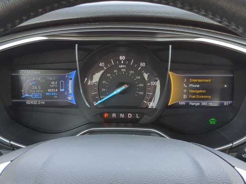 Used 2017 Ford Fusion Energi Titanium FWD image 14