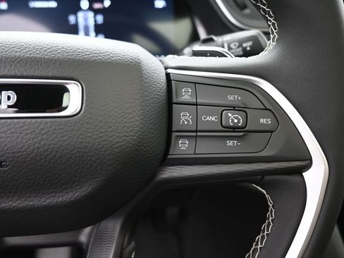 New 2025 Jeep Grand Cherokee Laredo X image 2