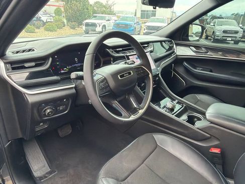 Used 2024 Jeep Grand Cherokee Trailhawk w/ Luxury Tech Group III AWD/4WD image 18