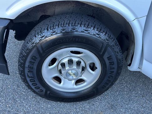 Used 2022 Chevrolet Express 2500 w/ Driver Convenience Package image 21