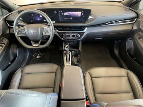 Used 2025 Buick Envista Sport Touring image 32