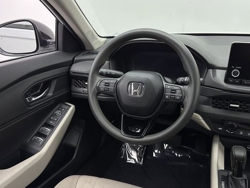 Used 2025 Honda Accord SE image 27