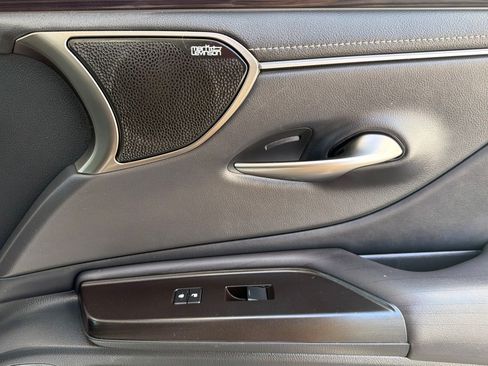 Used 2019 Lexus ES 350 Ultra Luxury w/ Accessory Package 2 FWD image 21