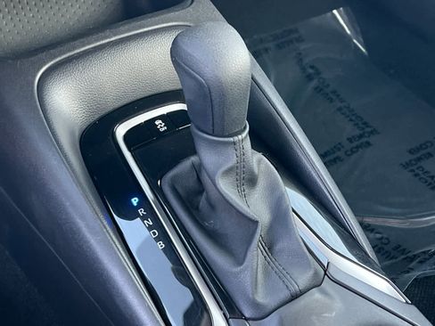 Used 2025 Toyota Corolla LE image 20