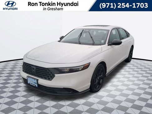 Used 2025 Honda Accord SE image 1