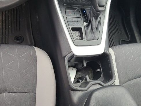 Used 2024 Toyota RAV4 XLE w/ Convenience Package image 11