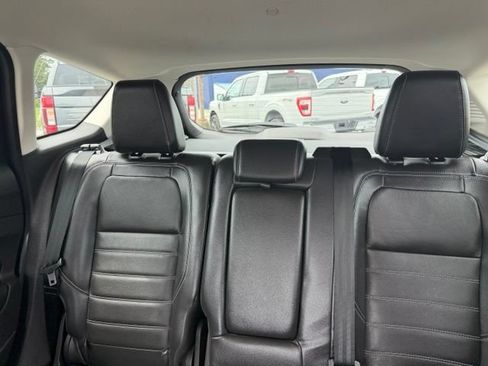 Used 2018 Ford C-MAX Titanium FWD image 21