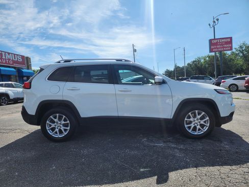 Used 2015 Jeep Cherokee Latitude w/ Cold Weather Group AWD/4WD image 8