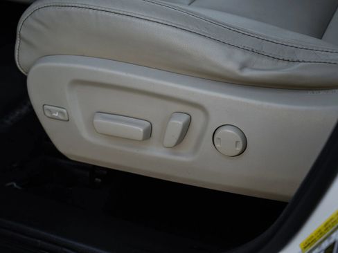 Used 2015 Toyota Highlander XLE image 29