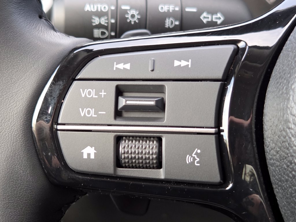 Certified 2025 Honda Pilot Touring image 17
