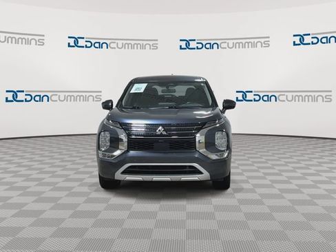 Used 2024 Mitsubishi Outlander SE FWD image 3